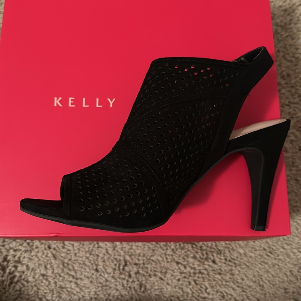 Black Kelly and Katie suede like sling backs. Size 7 1/2 - Picture 3 of 4